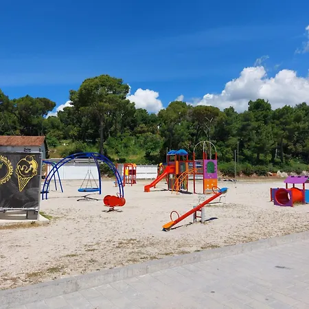 Camping Mobile Eden Pavlov Biograd Na Moru