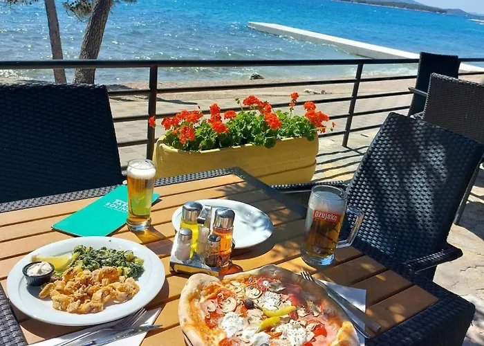 Mobile Eden Pavlov 캠프장 비오그라드나모루